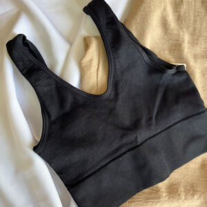 ART. 8183 TOP ESSENTIALS NEGRO